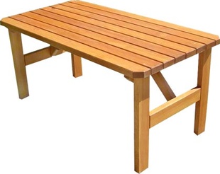 Drevený záhradný stôl z masívu