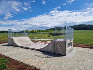 Mobilná betónová skate rampa v Hajniciach!